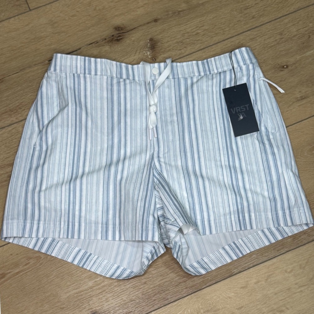 VRST Mens 5" Resort Short Print Muted Denim Calm Stripe Blue White Large NWT